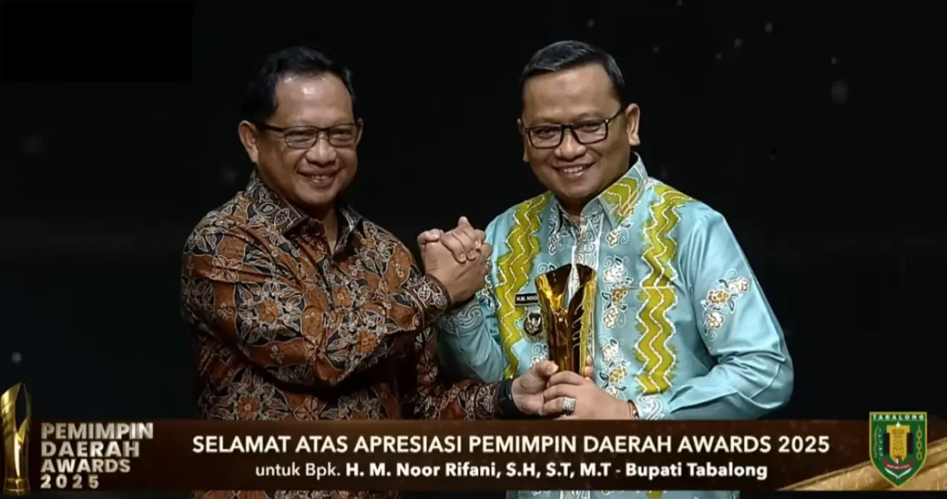 Program Kredit Tabalong Smart Antar Bupati Tabalong Raih Penghargaan di Pemimpin Daerah Awards 2025