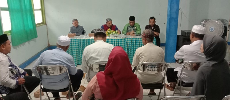 Acara Rapat LPTQ di aula ktr camat M. uya
