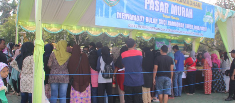 Pasar Murah di Taman Giat Kota Tanjung