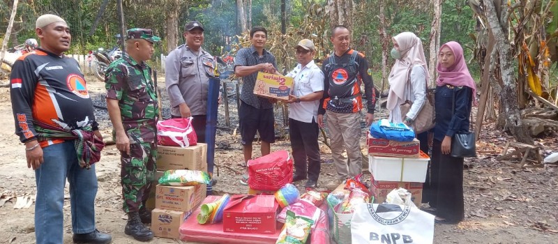 bantuan sosial bencana kebakaran bangunan rumah masyarakat Desa Binjai
