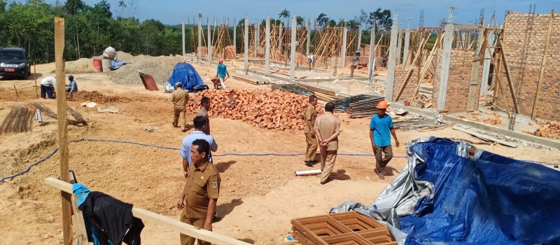 Monitoring Kantor Kecamatan Muara Uya Baru