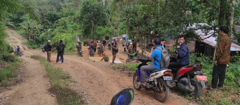 Kunjungan Lapangan Survey Penegasan Usulan Pembuatan Jalan Muara Uya, Uwie, Binjai, Salikung dan Sungai Kumap