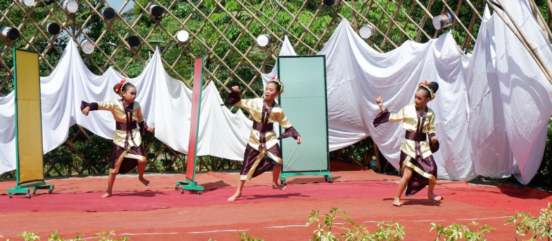SOSIAL & BUDAYA Kenalkan Seni Budaya Kepada Anak – Anak Lewat Hari Tari Sedunia