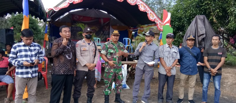 Acara Pengumuman Hasil Lomba Kebersihan Lingkungan Pada Kegiatan Peringatan HUT Proklamasi Kemerdekaan RI ke-77 di Trans Simpung Layung Desa Simpung Layung