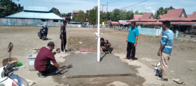 Perbaikan Tiang bendera untuk Acara HUT RI