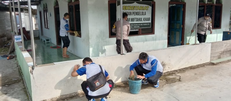KEGIATAN KERJA BAKTI DALAM RANGKA MENYAMBUT BULAN SUCI RAMADHAN