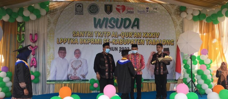 Wisuda Santri