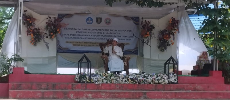 Menghadiri acara Silaturahmi dan pelepasan purna tugas PNS