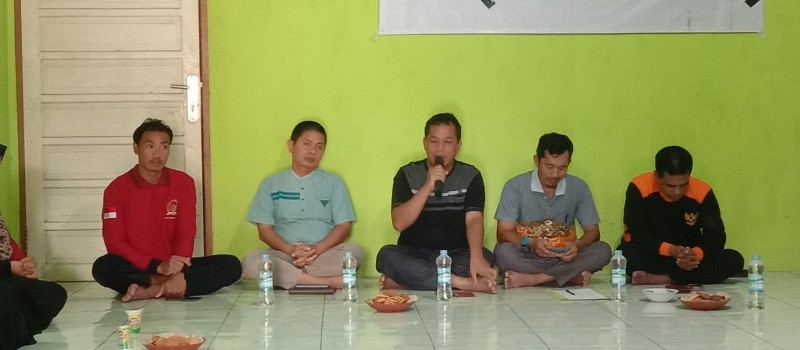 Acara Musyawarah Desa (MUSDES) dalam rangka Menyusun Rencana Kerja Pemerintah Desa (RKPDes) Tahun anggaran 2024 di Desa Sungai Kumap.