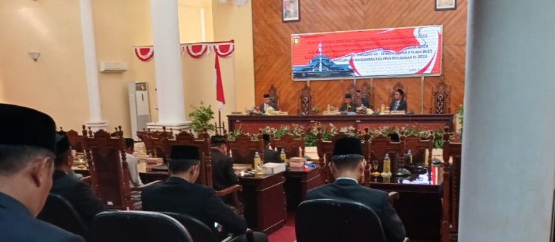 Menghadiri acara rapat di DPRD Kab. Tabalong