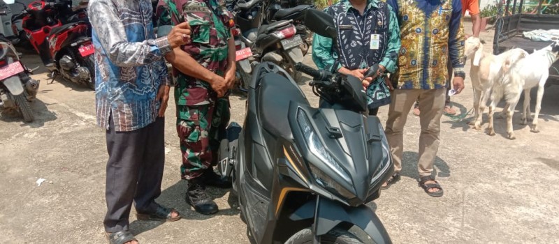 Penyerahan kendaraan Dinas untuk BPD Simpung Layung