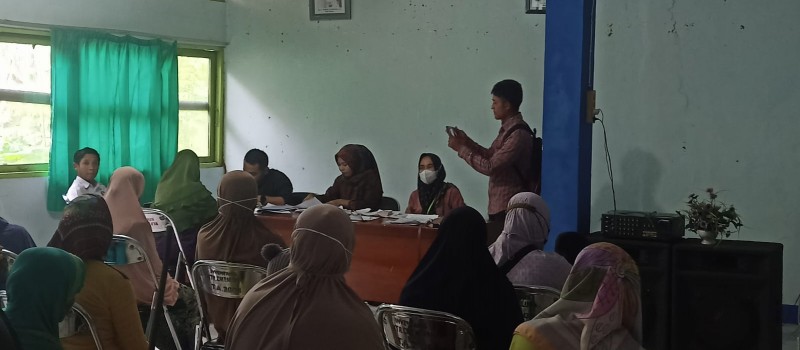 Pembagian Kartu KKS