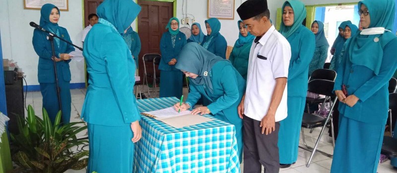 Pelantikan PKK Desa Pasar Batu Kecamatan Muara Uya