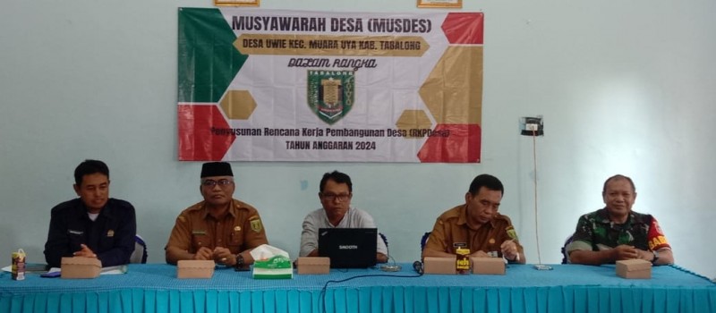 Acara Musyawarah Desa (MUSDES) dalam rangka Menyusun Rencana Kerja Pembangunan Desa (RKPDes) di Desa Uwie.