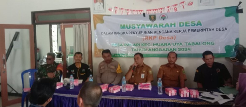 Acara Musyawarah Desa (MUSDES) dalam rangka Menyusun Rencana Kerja Pembangunan Desa (RKPDes) Tahun anggaran 2024 di Desa Palapi.