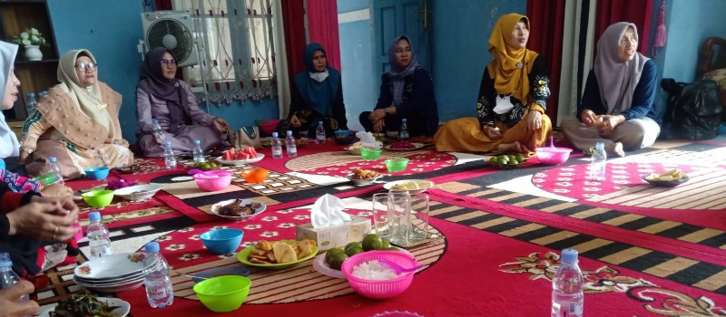 Persiapan Jamuan Wabup wisuda Santri oleh ibu PKK