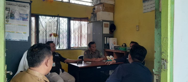 Kunjungan dinas pendapatan daerah kabupaten tabalong ke kantor kecamatan muara uya