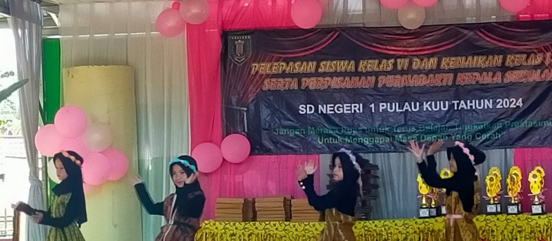 Menghadiri perpisahan di SD pulau kuu 1