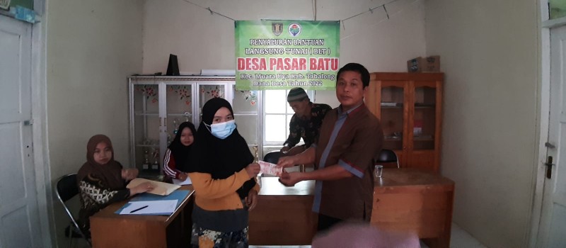 Penyaluran Dana BLT Desa Pasar Batu
