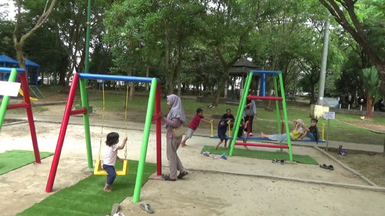 DLH Tabalong Benahi Taman Bermain Anak di TBP, Wujudkan Tempat Rekreasi Ramah Keluarga