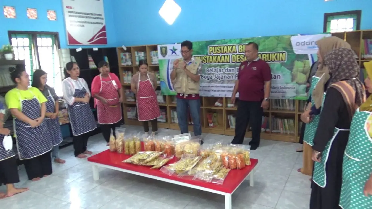 Dispersip dan PT Adaro Dorong Kreativitas Warga Lewat Pelatihan Tata Boga
