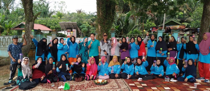 HUT Lansia Ke-27 di Halaman Kantor Camat Pugaan