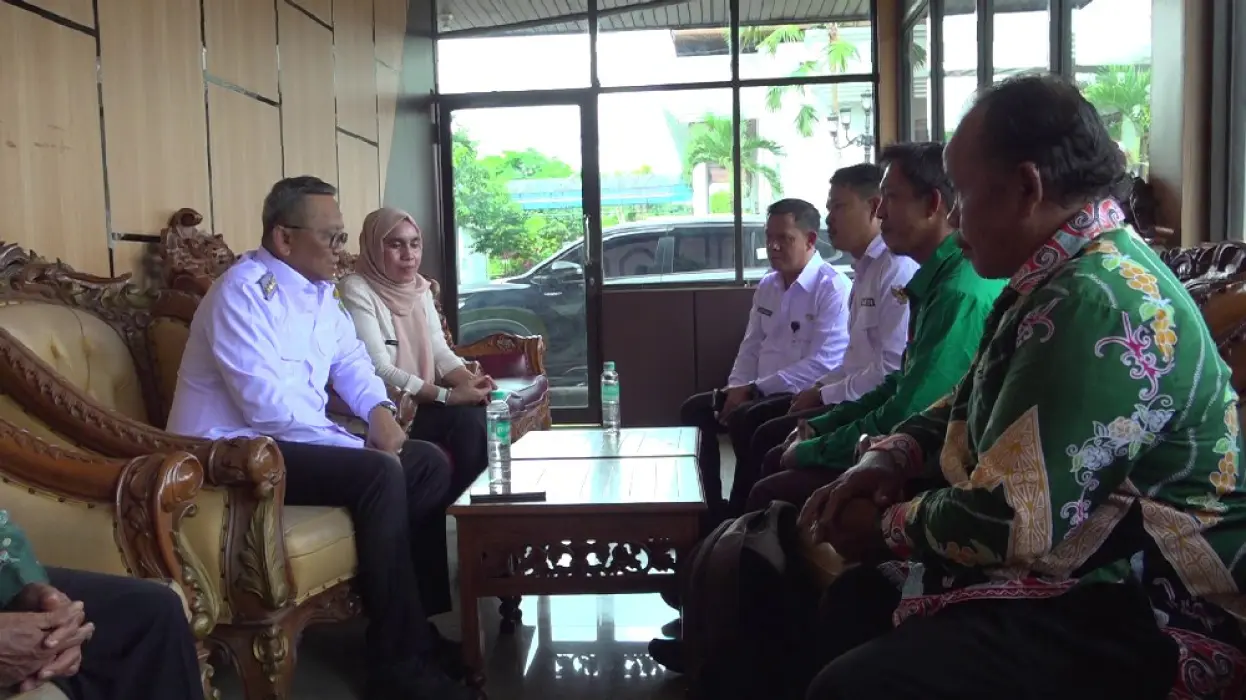 Temui Bupati Tabalong, Lembaga Adat Dayak Dambung Raya Perjuangkan Pembenahan Akses Jalan
