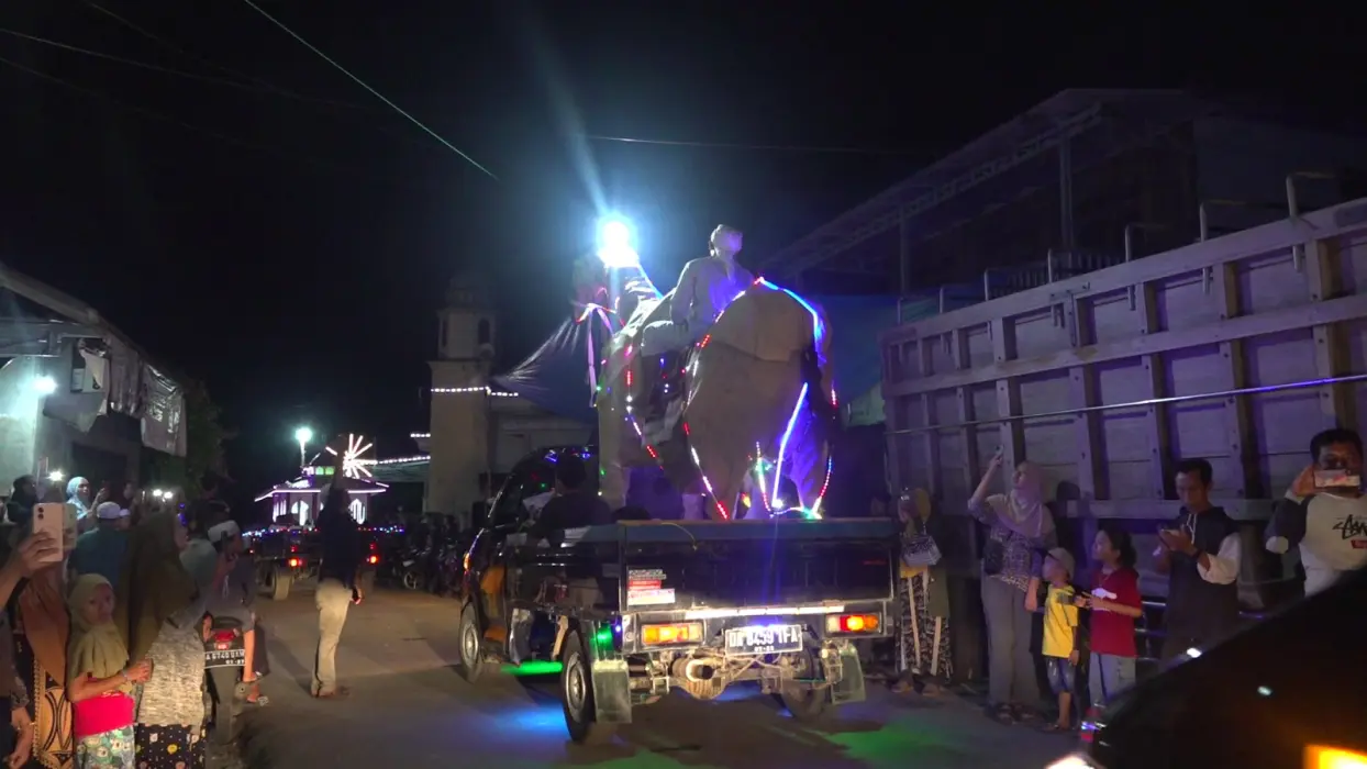 Meriahkan Ramadan, Pawai Tanglong Bintang Ara Disambut Antusias Warga