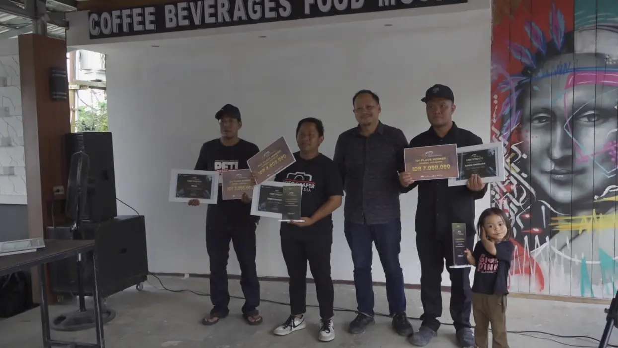 Apresiasi Kreativitas Fotografer, Diskominfo Serahkan Hadiah Pemenang Nan Sarunai Photography Contest